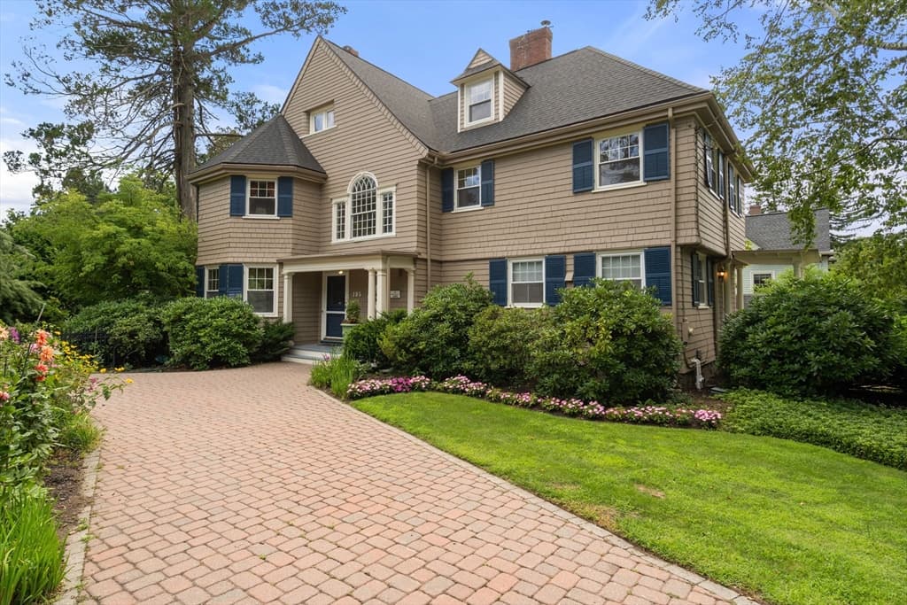 105 Randolph Ave, Milton MA 02186 photo 26