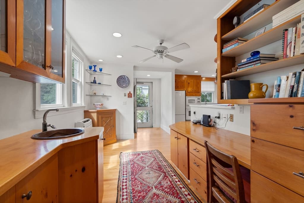 105 Randolph Ave, Milton MA 02186 photo 9