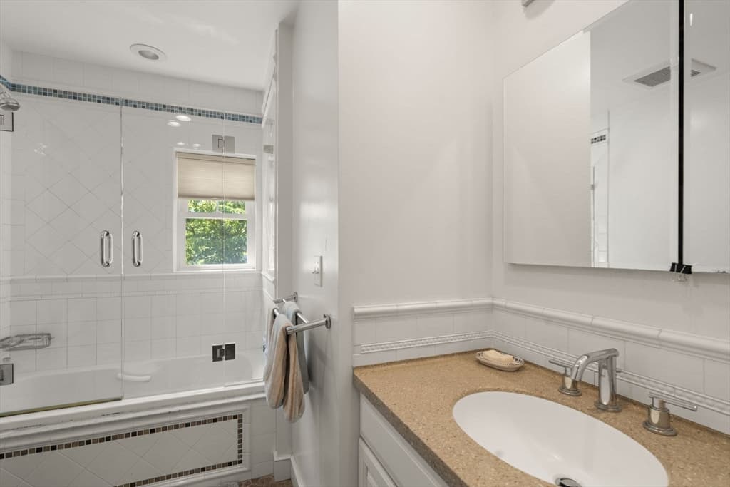 105 Randolph Ave, Milton MA 02186 photo 19