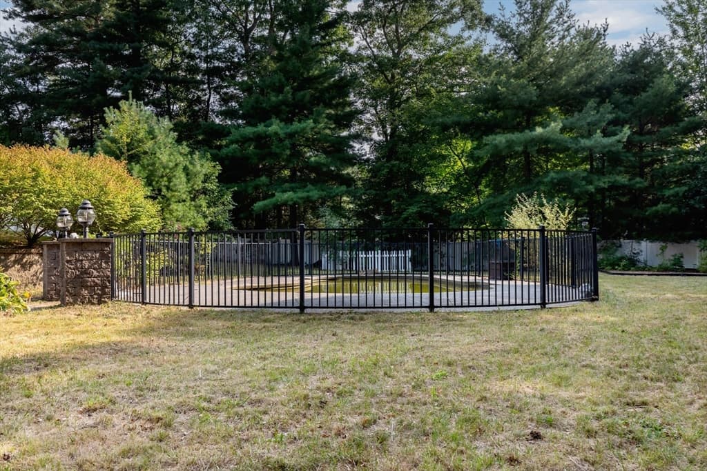 Single Family Residence at 13 Arrowhead Path, Halifax MA 02338, Halifax, photo 5 of 42