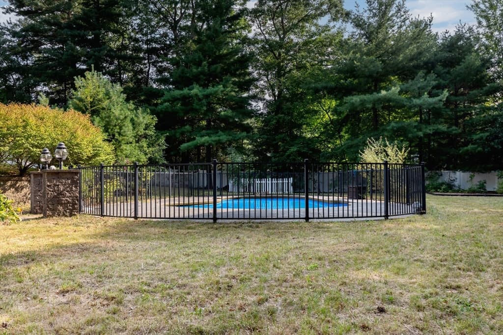 Single Family Residence at 13 Arrowhead Path, Halifax MA 02338, Halifax, photo 4 of 42