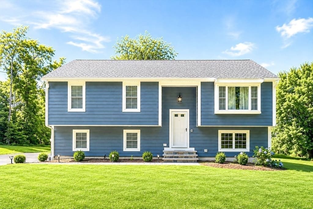 174 Bent St, Franklin MA 02038 photo 2