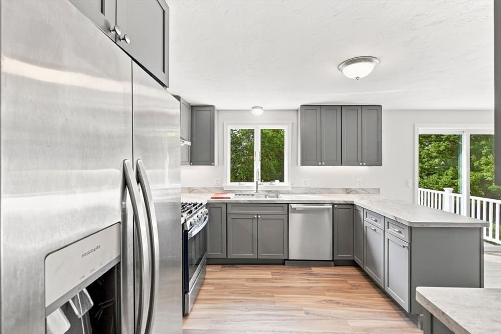 174 Bent St, Franklin MA 02038 photo 6
