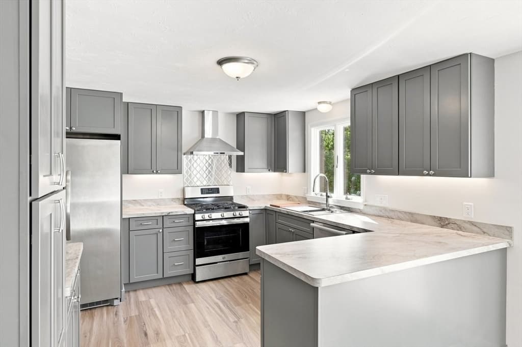 174 Bent St, Franklin MA 02038 photo 12