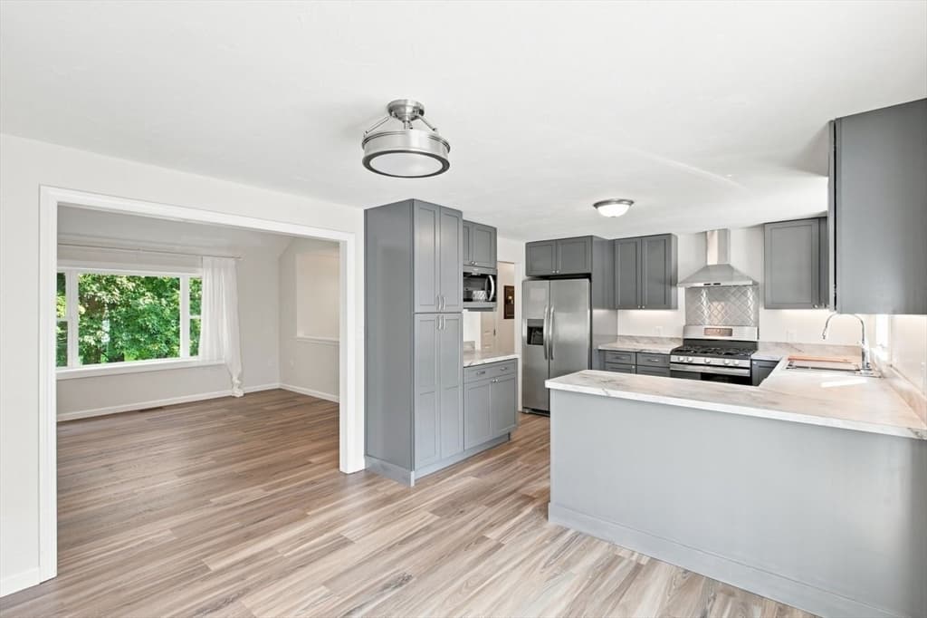 174 Bent St, Franklin MA 02038 photo 10