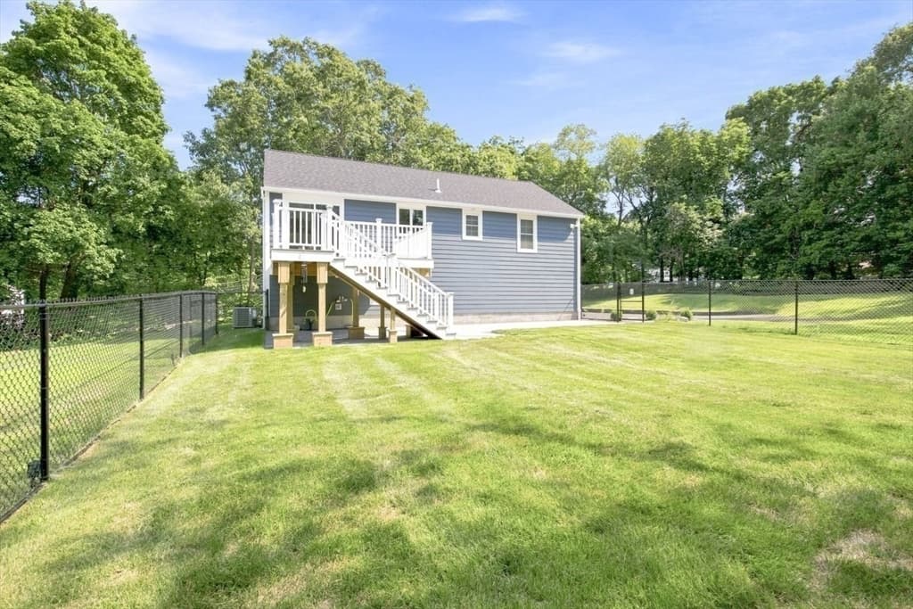 174 Bent St, Franklin MA 02038 photo 40