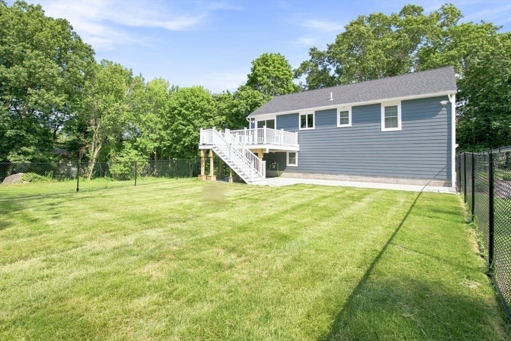 174 Bent St, Franklin MA 02038 photo 39