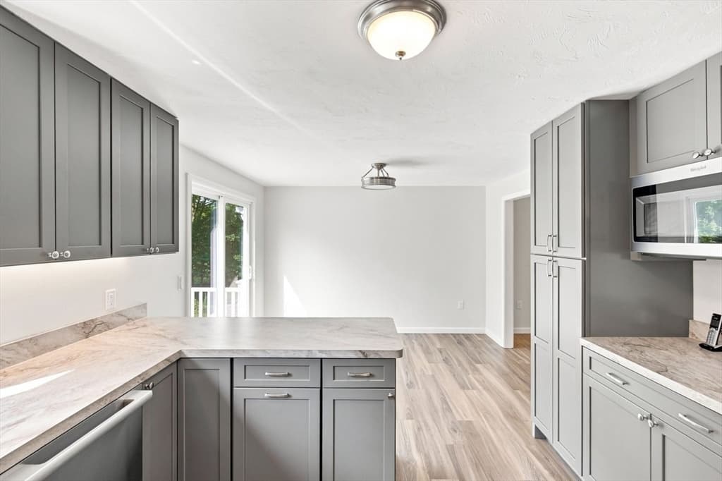 174 Bent St, Franklin MA 02038 photo 8