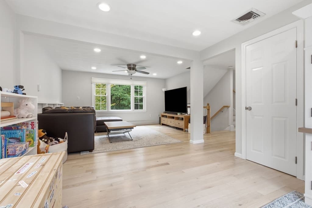 409 Salem Street, Wilmington MA 01887 photo 18