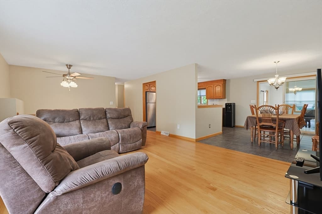 19 Bellflower Rd, Billerica MA 01821 photo 12