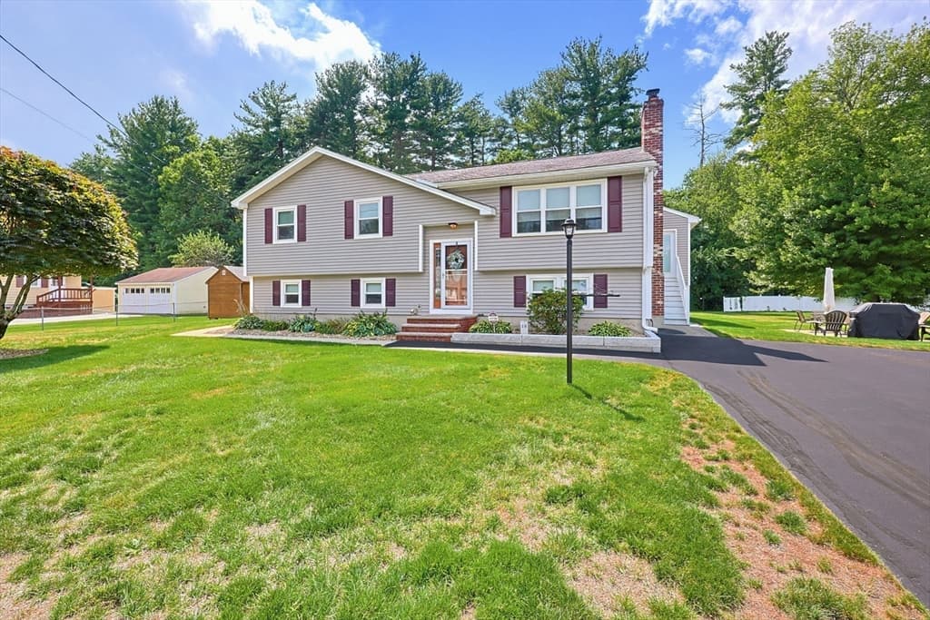 19 Bellflower Rd, Billerica MA 01821