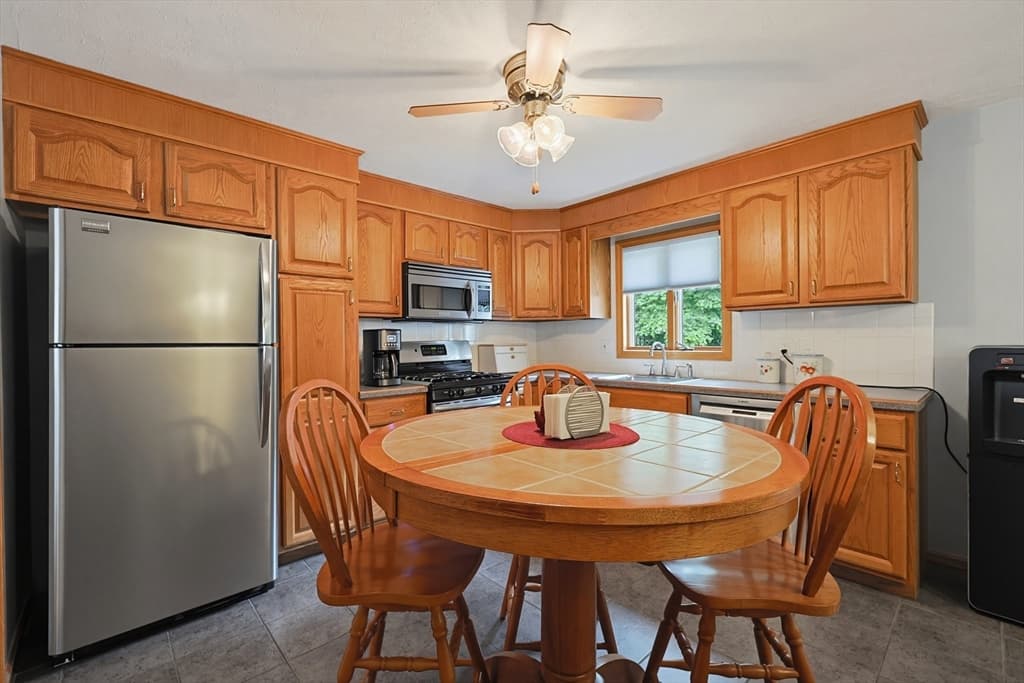 19 Bellflower Rd, Billerica MA 01821 photo 18