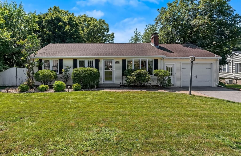 14 Sunset Drive, Northborough MA 01532