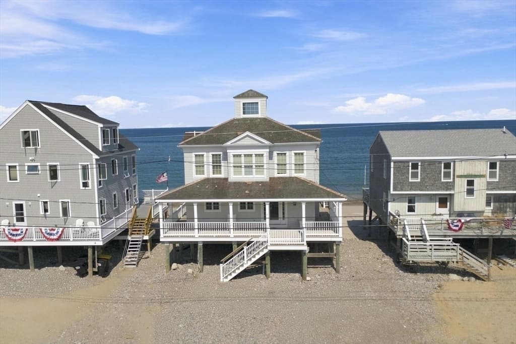 2 Cliff Rd S, Scituate MA 02066