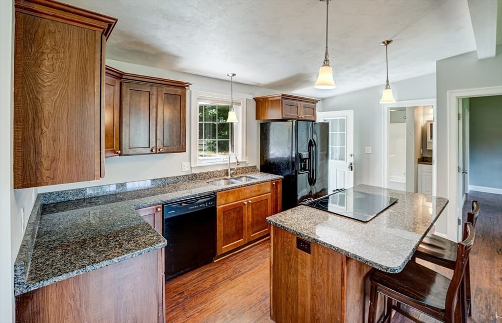 18 Woodland Dr, Lunenburg MA 01462 photo 4