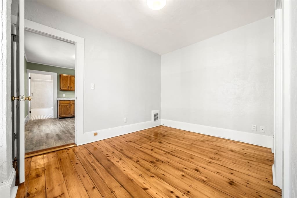 13 Knowlton St, Beverly MA 01915 photo 8