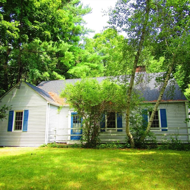 144 West Street, Amherst MA 01002