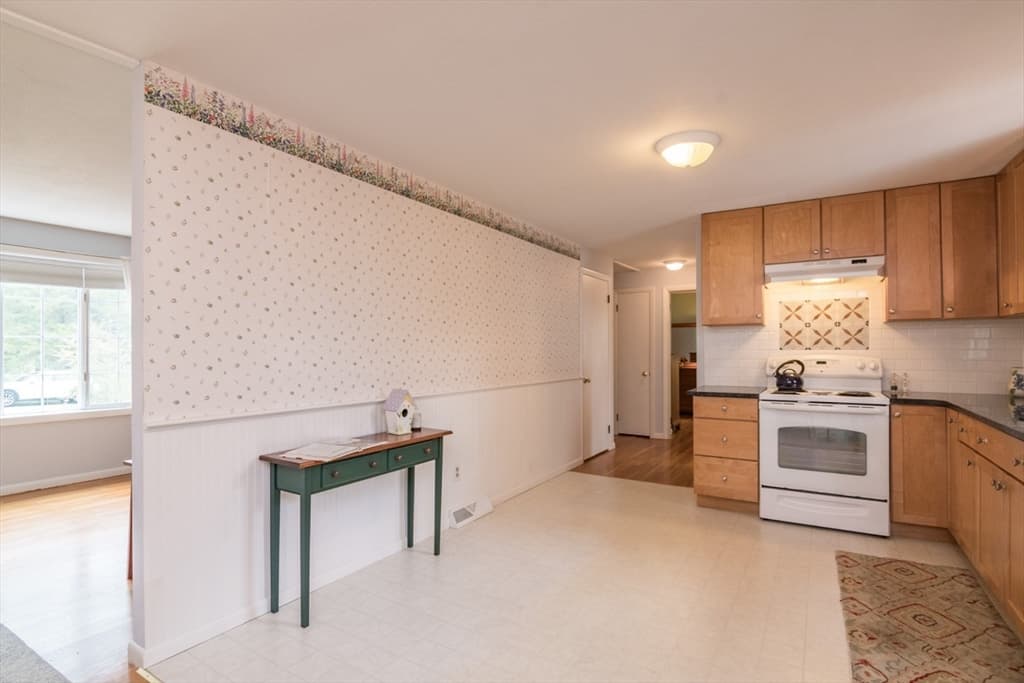 90 Columbia Drive, Amherst MA 01002 photo 12