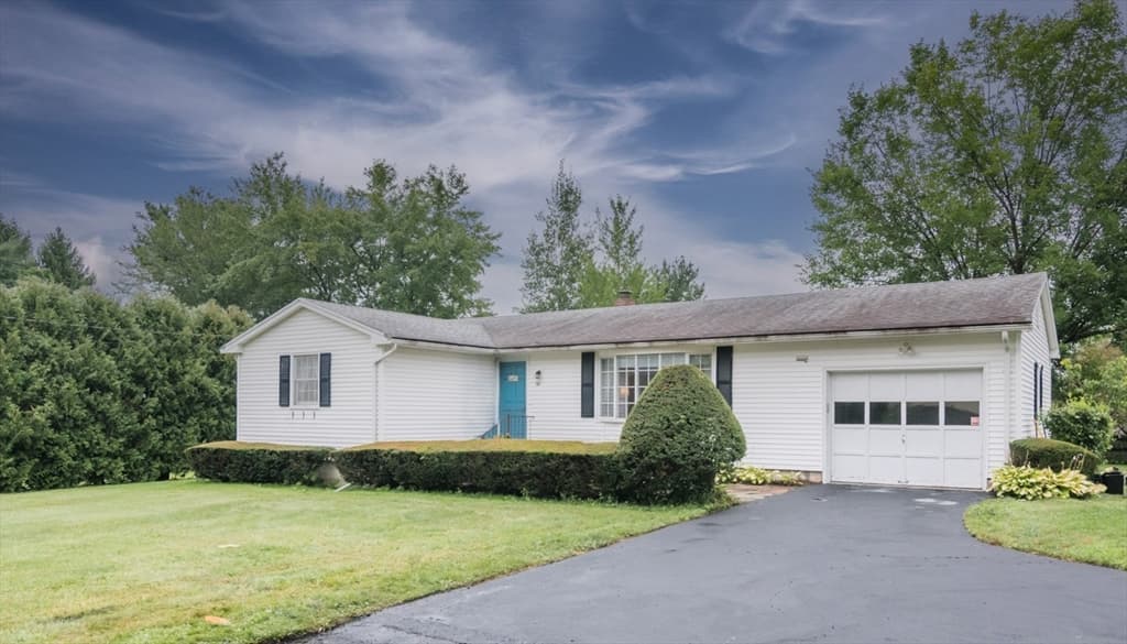 90 Columbia Drive, Amherst MA 01002