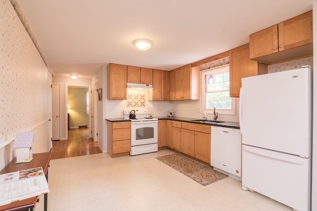 90 Columbia Drive, Amherst MA 01002 photo 11