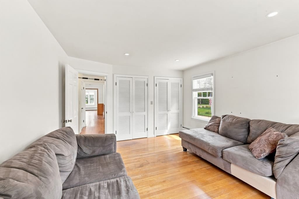 74 Isabella Ave, Providence RI 02908 photo 9