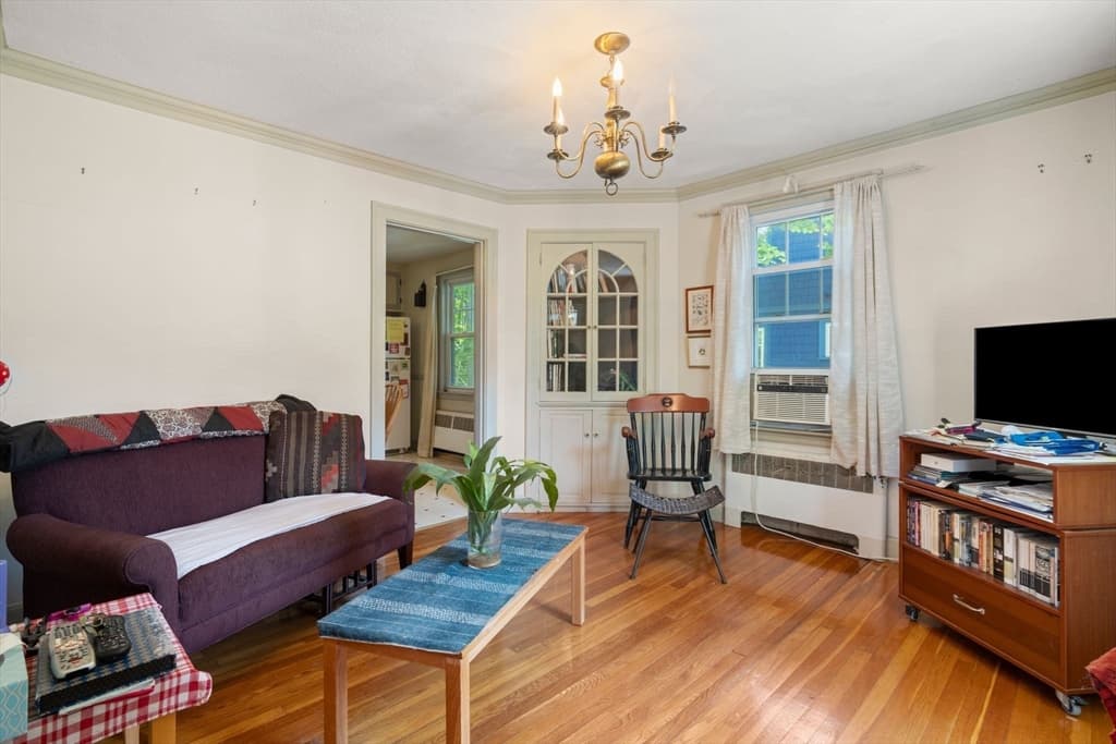 29 Laurel St., Arlington MA 02476 photo 4