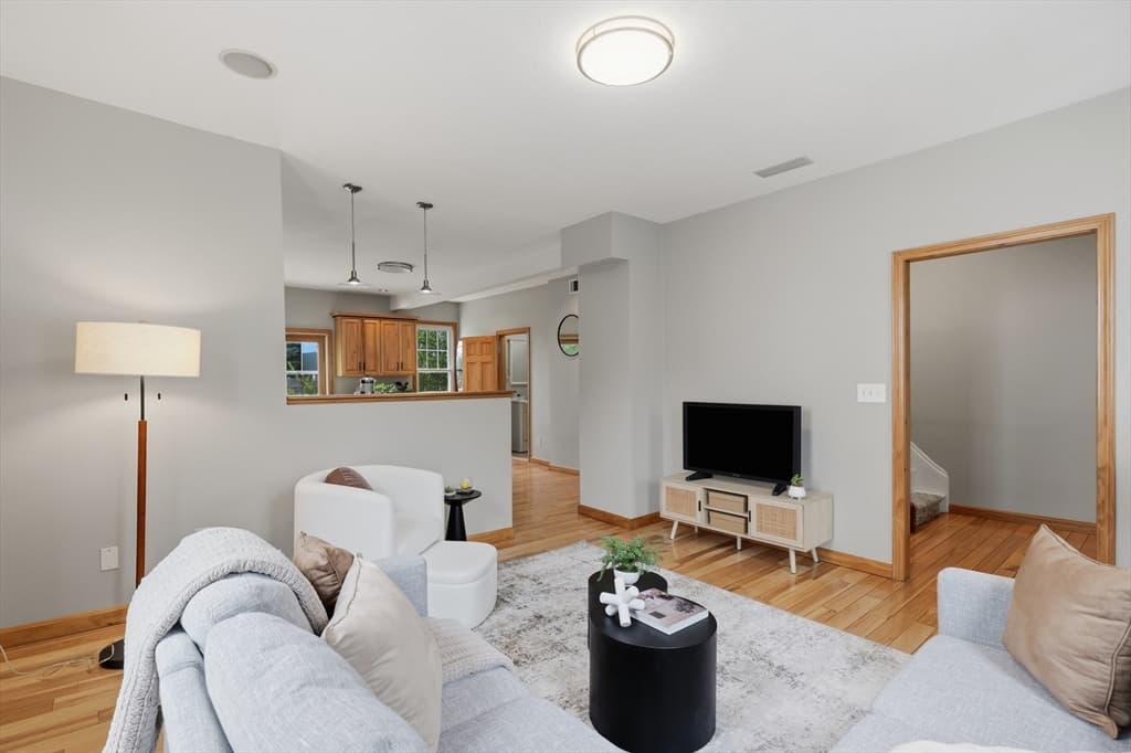 54 Vernon Street # 54, Somerville MA 02145 photo 2