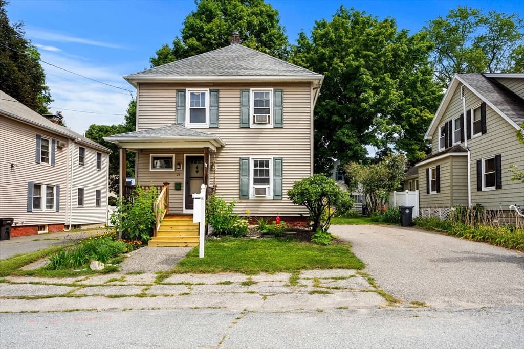 24 Vernon St, Haverhill MA 01835 photo 2