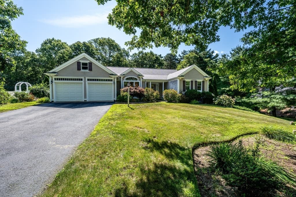 51 Falling Leaf Ln, Barnstable MA 02655 photo 3