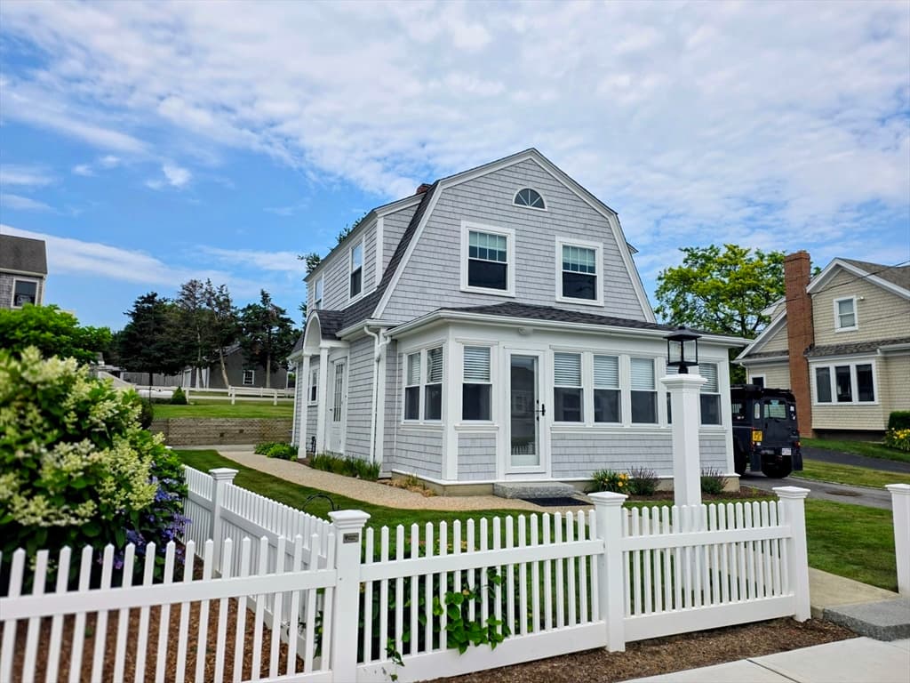 19 Priscilla Beach Rd, Plymouth MA 02360