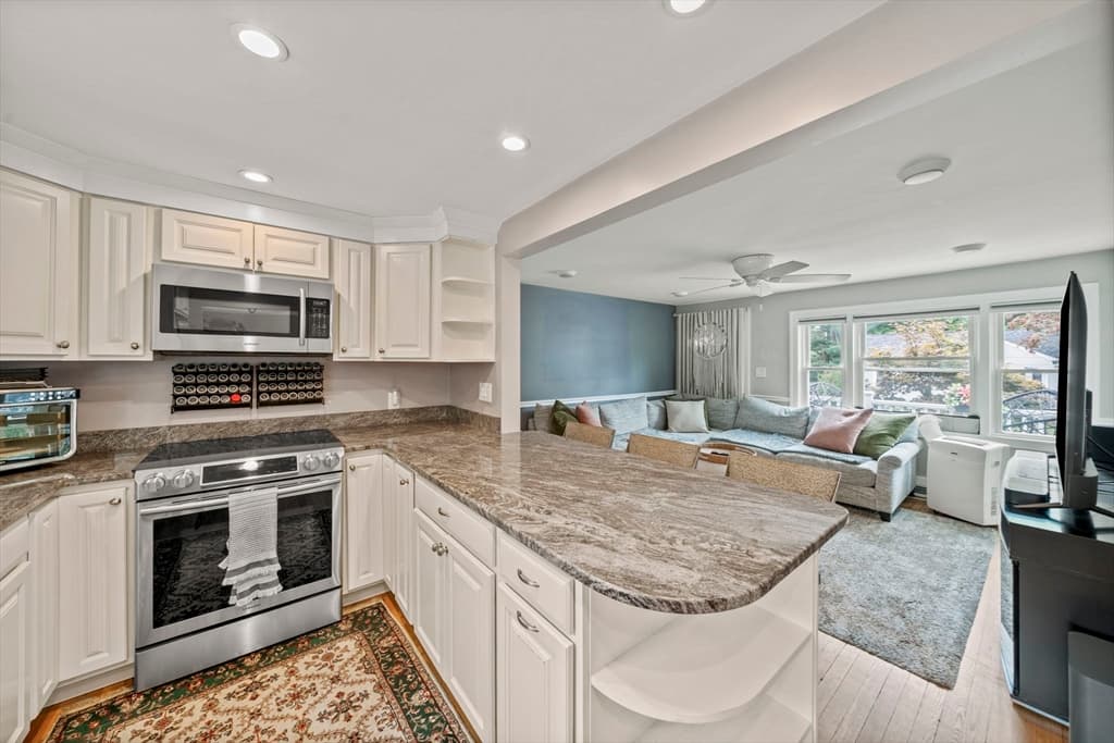 78 Doris Dr, Abington MA 02351 photo 3