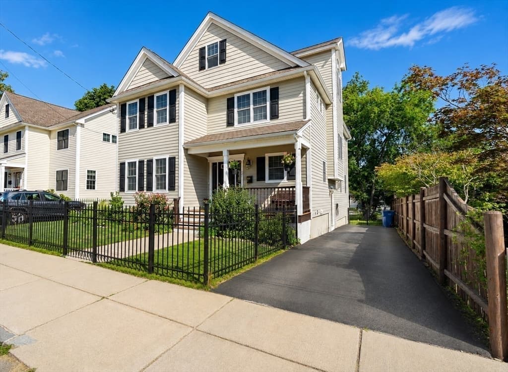 27 Hillock St, Boston MA 02131 photo 3