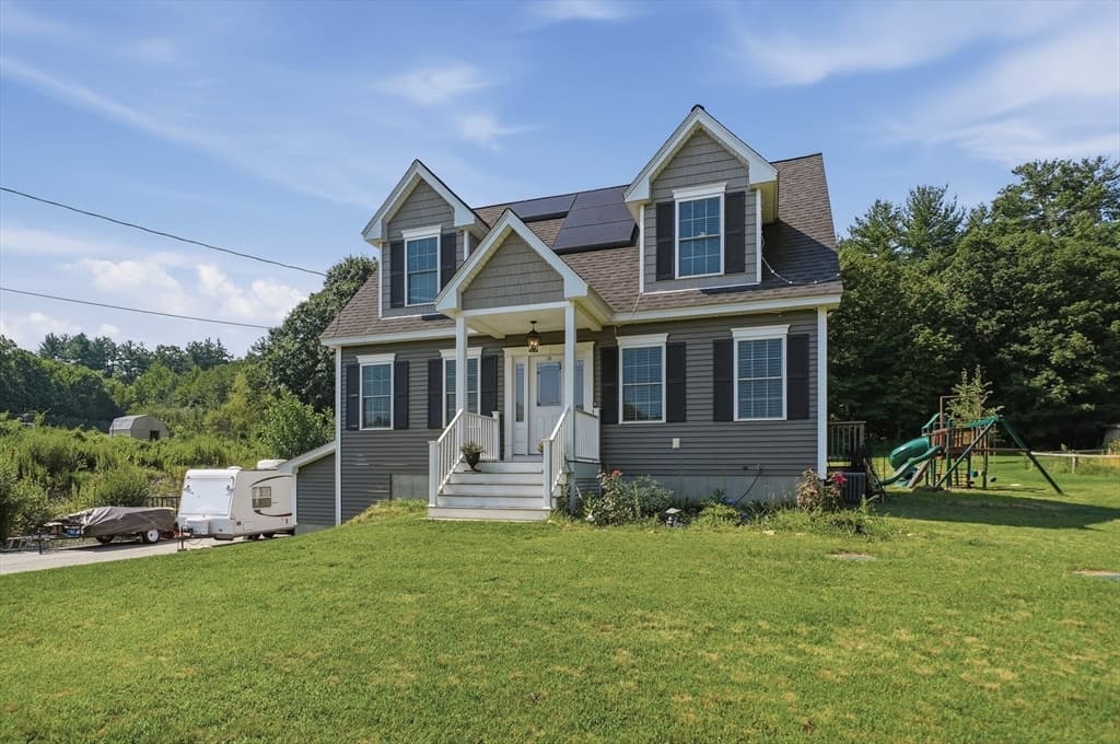 176 Oakham Road, Barre MA 01005