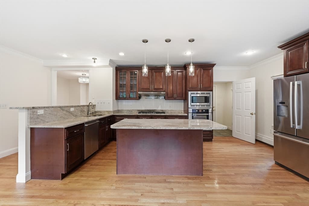 8 Wilson St, Wellesley MA 02482 photo 10