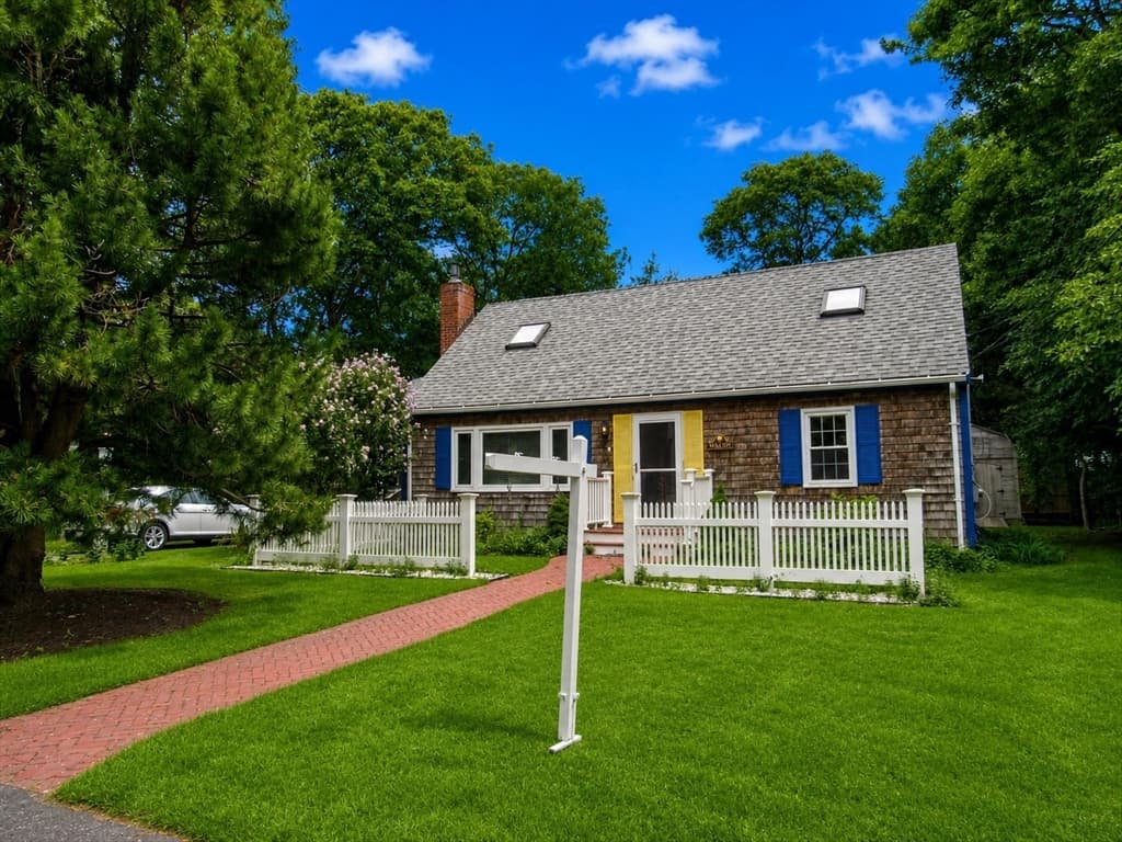 17 Cooper Rd, Falmouth MA 02536 photo 2