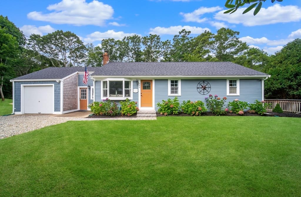 945 Santuit Newtown Rd, Barnstable MA 02648