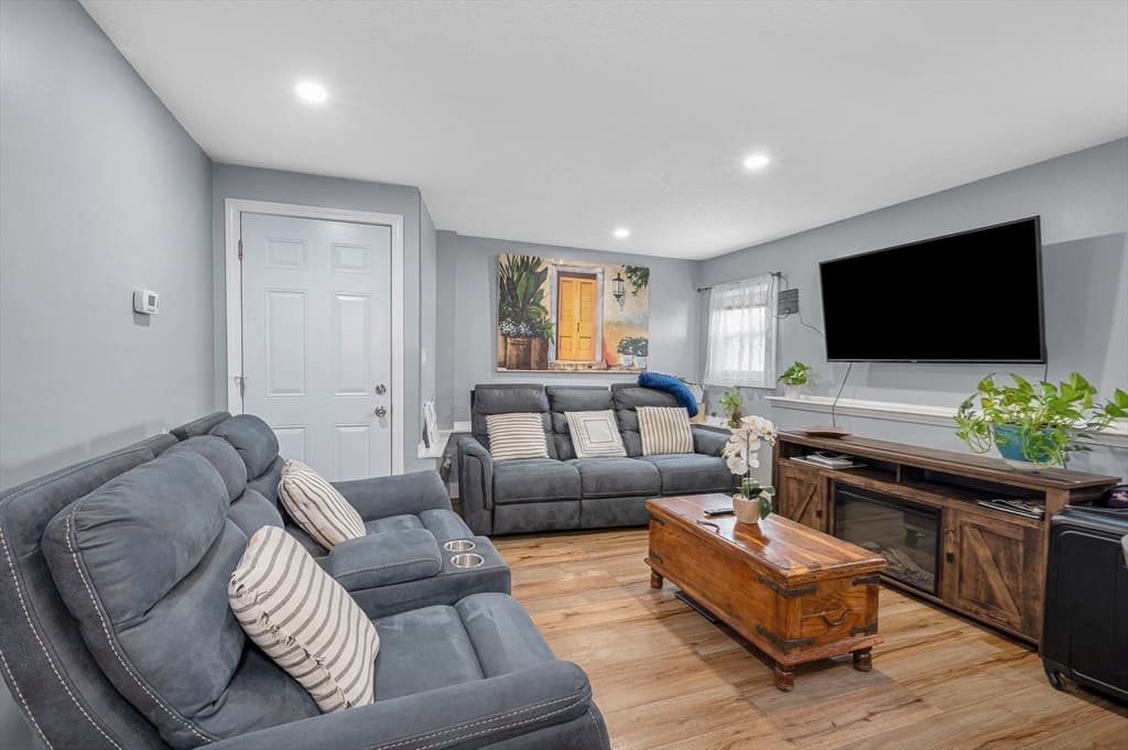 48 West Adams Street, Lowell MA 01851 photo 20