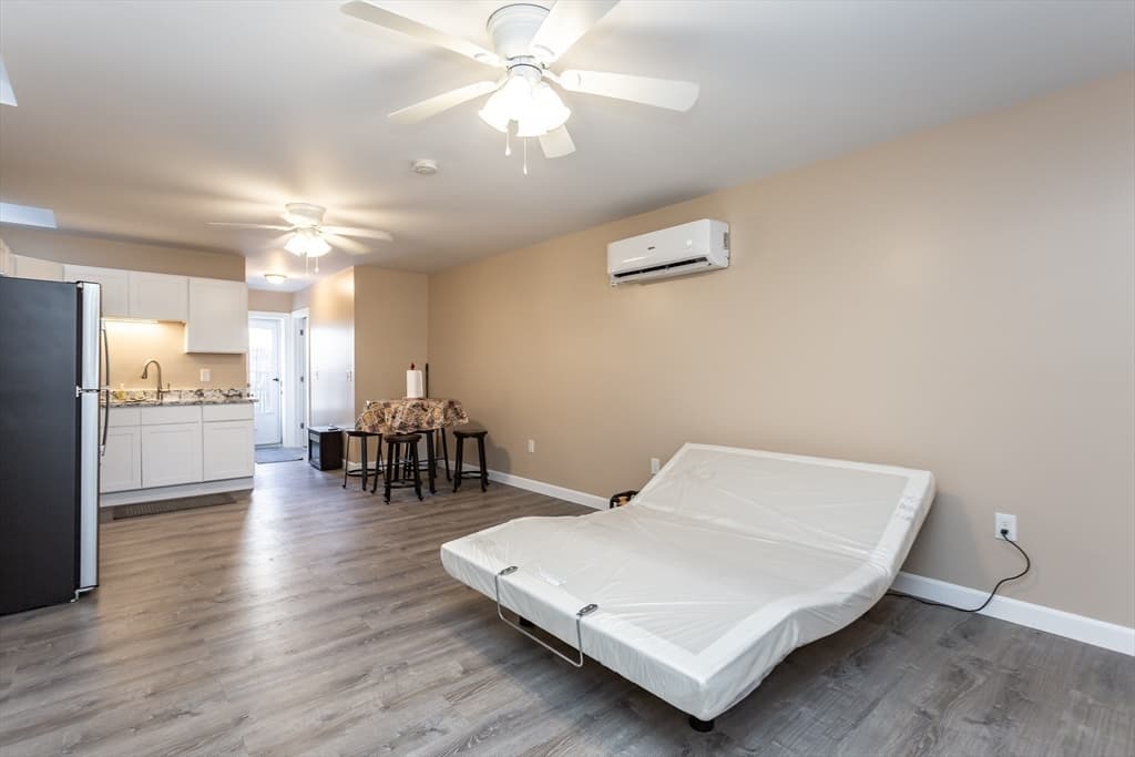 521 Kempton St, New Bedford MA 02740 photo 9