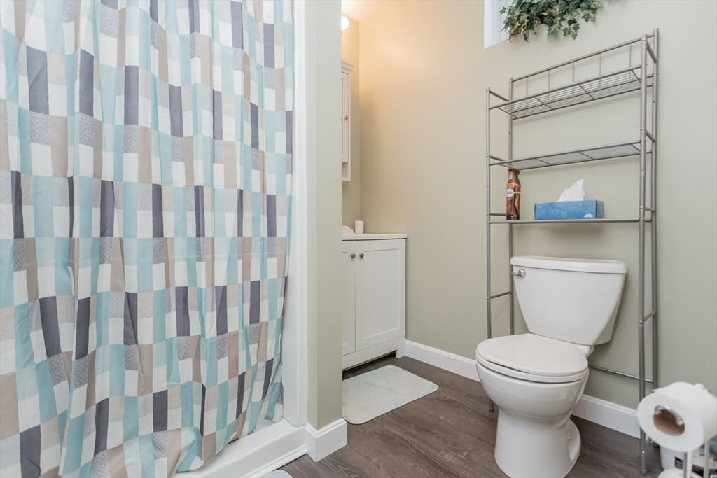 521 Kempton St, New Bedford MA 02740 photo 11