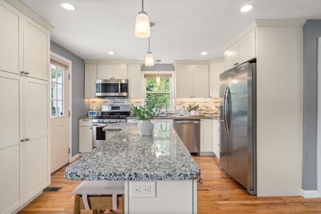 6 Tyler St, Boston MA 02136 photo 13