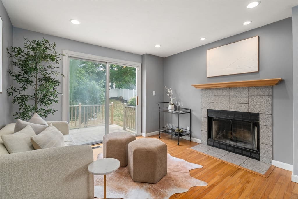6 Tyler St, Boston MA 02136 photo 4