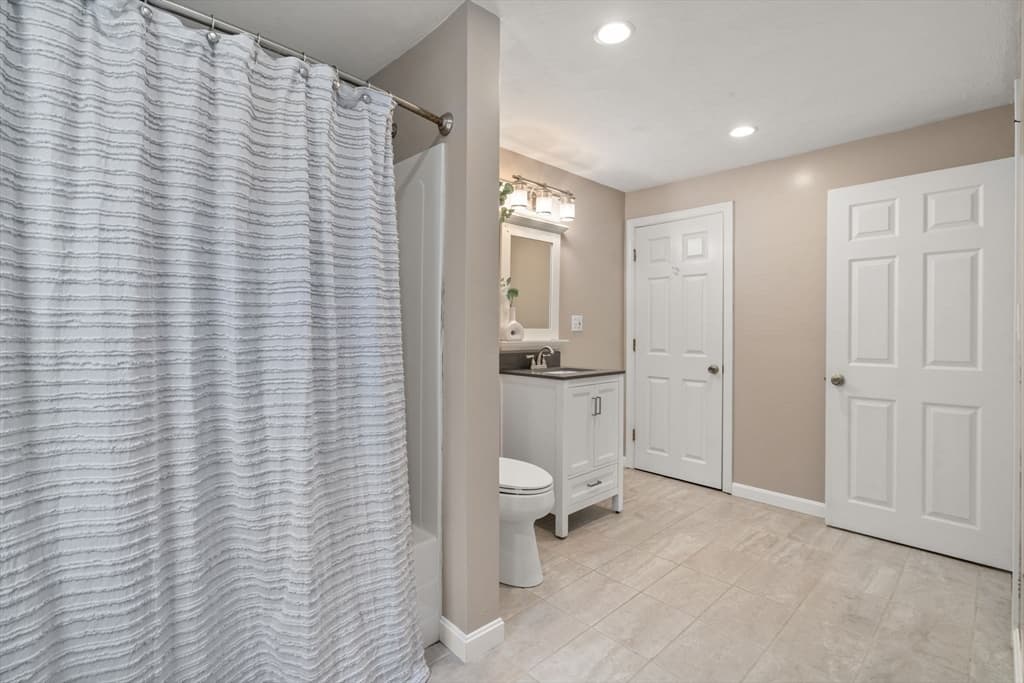 6 Tyler St, Boston MA 02136 photo 21