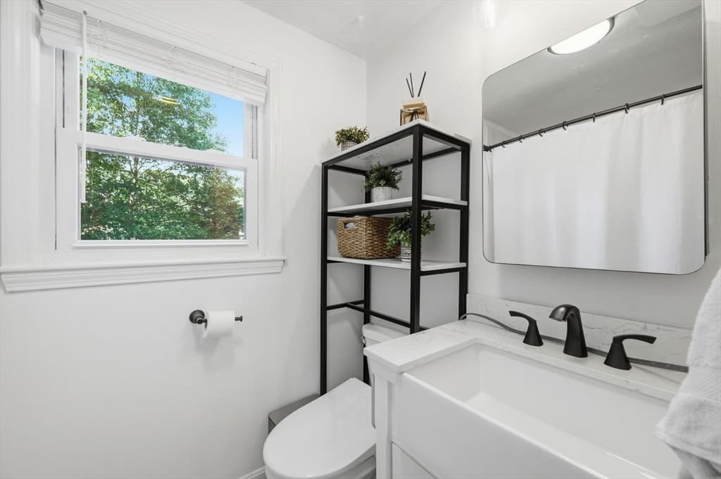 668 Summer St, Rockland MA 02370 photo 17