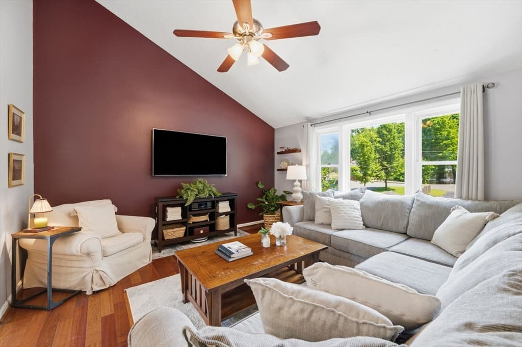 668 Summer St, Rockland MA 02370 photo 3