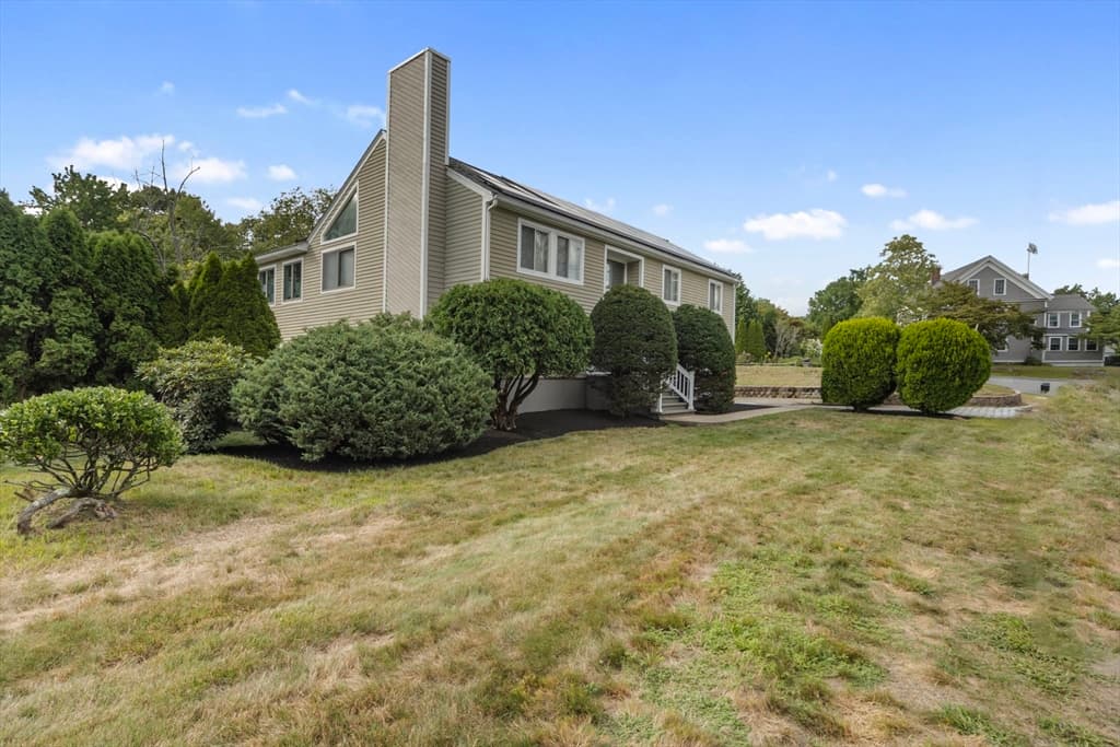 7 Cedar St, Ashland MA 01721 photo 2