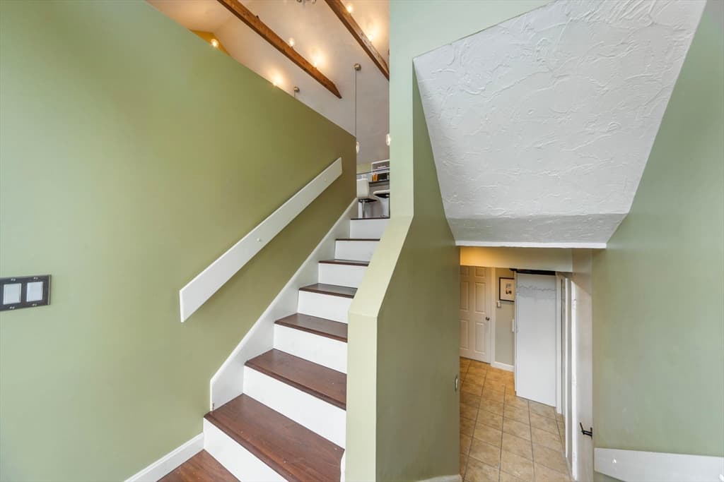 7 Cedar St, Ashland MA 01721 photo 3