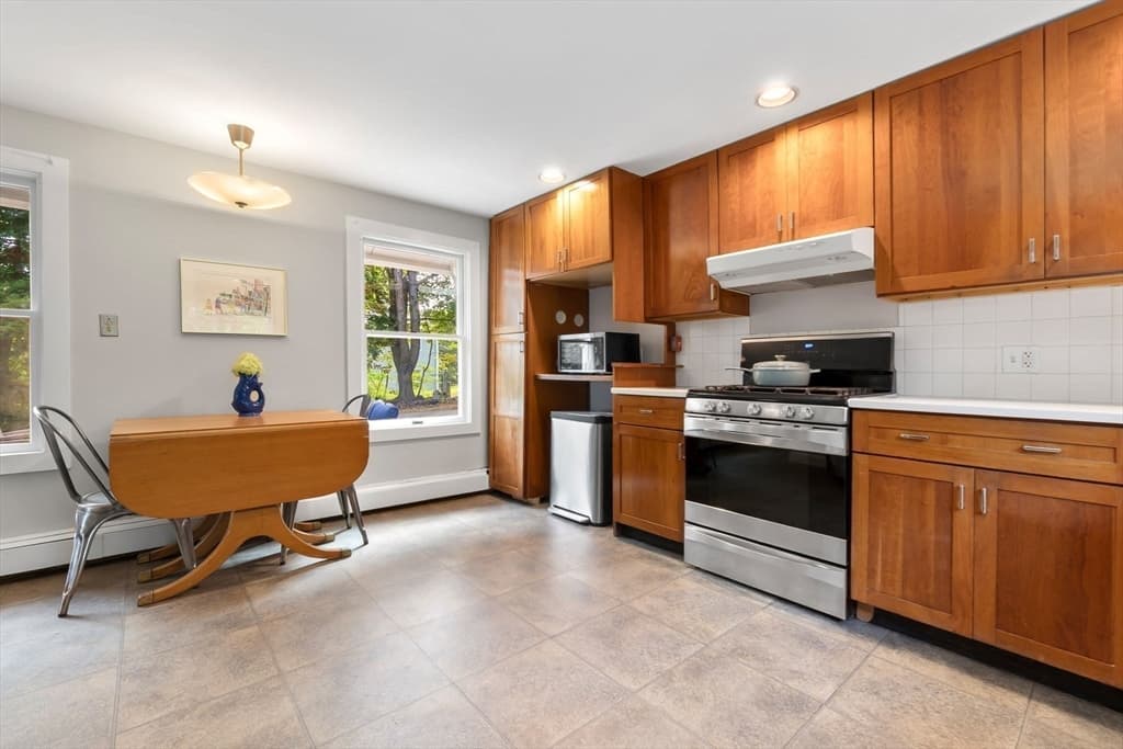 6 Pew Ave, Gloucester MA 01930 photo 18