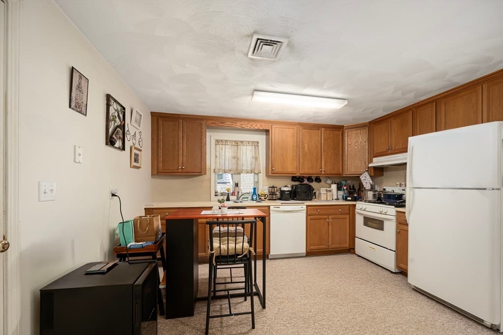 127 Maple St, Attleboro MA 02703 photo 7