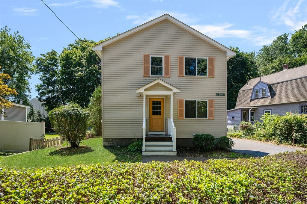 127 Maple St, Attleboro MA 02703