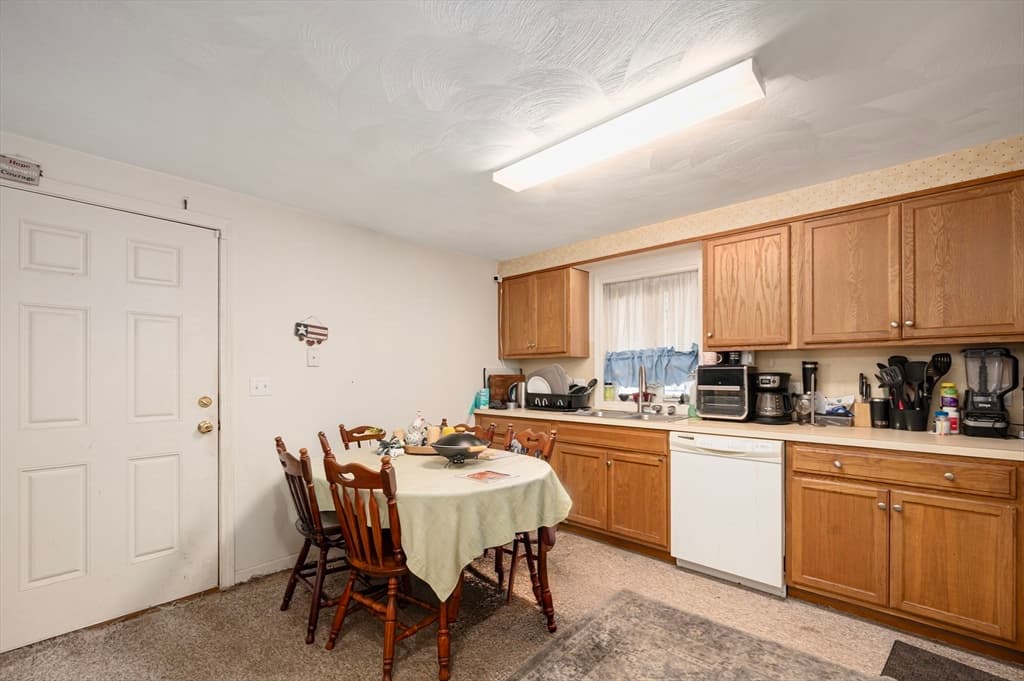 127 Maple St, Attleboro MA 02703 photo 18